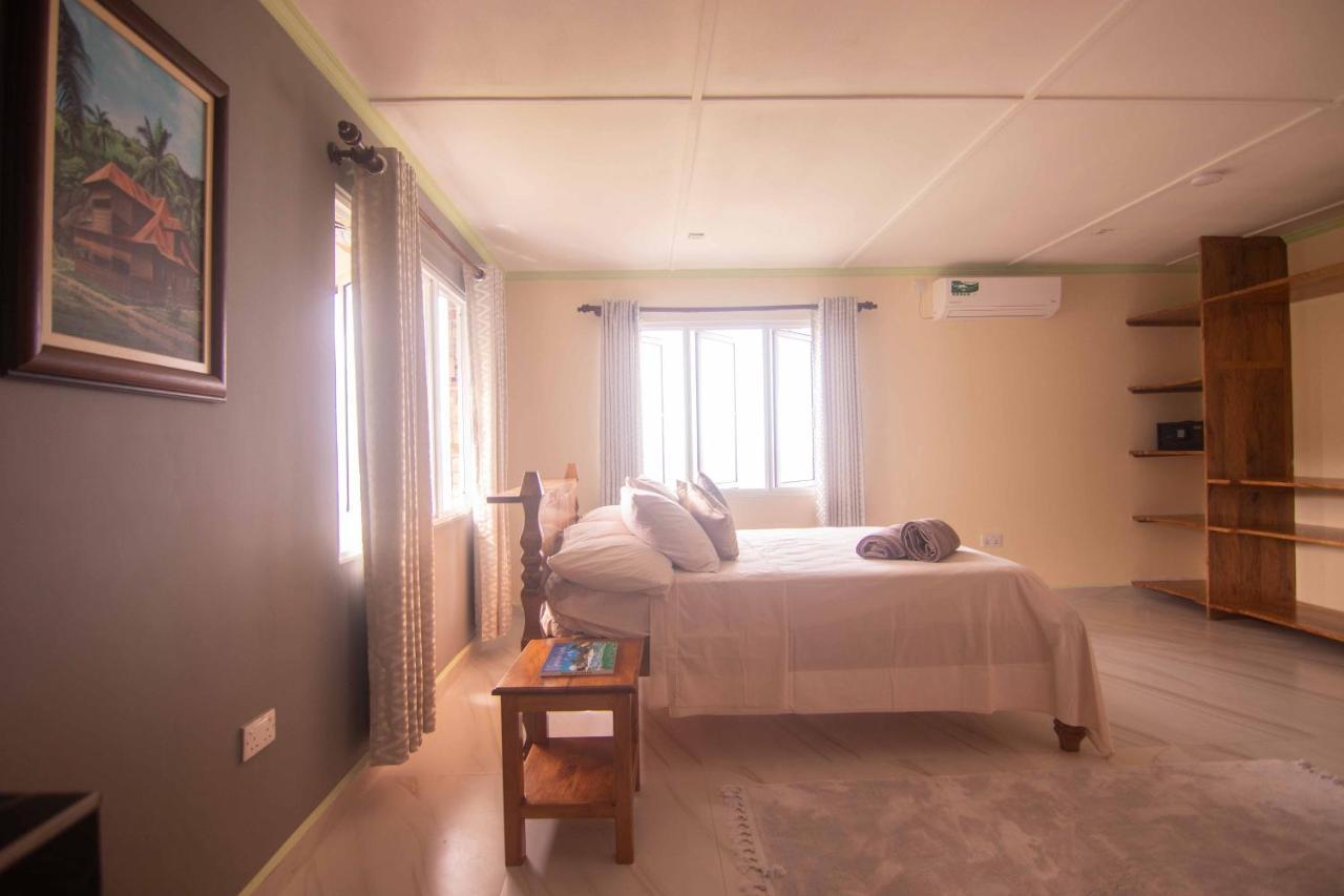 Azamat Self-Catering Apartment Pointe La Rue Extérieur photo
